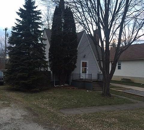 2nd image of 1270 Warner St