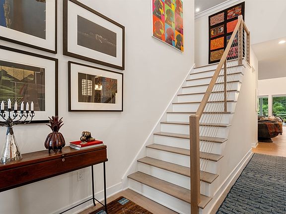 3rd image of 20 Glen Ellen Blvd #20