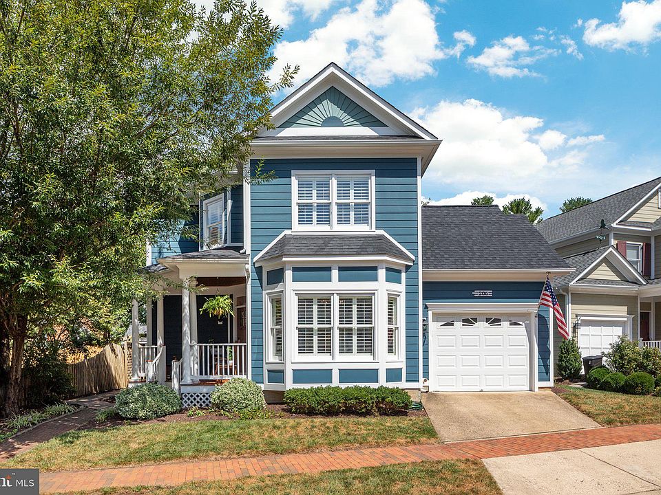 1st image of 206 Andover Ct NE