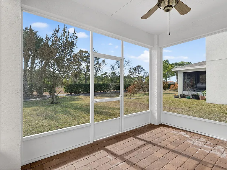 1609 NW Cataluna Cir — Photo 5