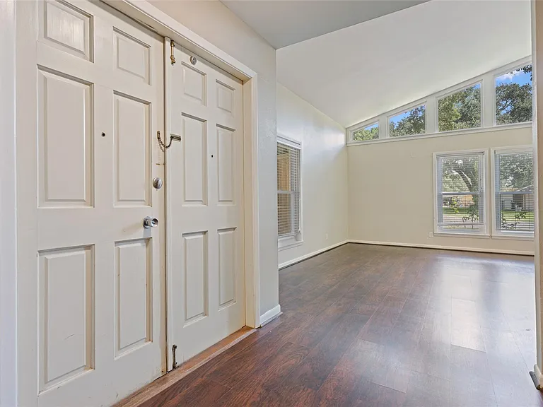 3808 Avenue O — Photo 11