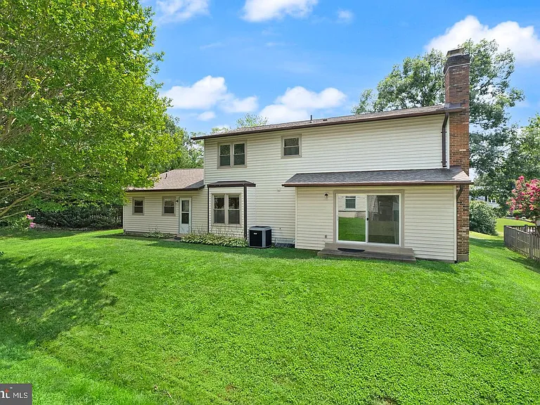 8902 Huxley Ct — Photo 74