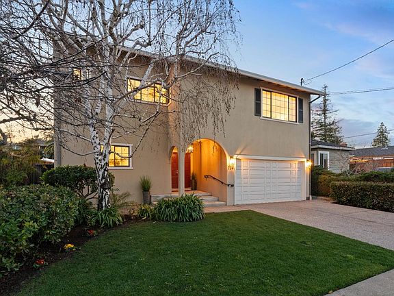 3rd image of 724 Windsor Way