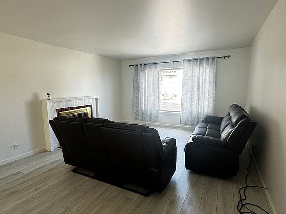 3rd image of 141 Adrian Ave