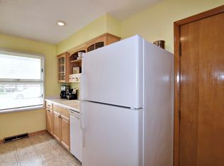 202 Regal Dr, Dekalb, IL 60115