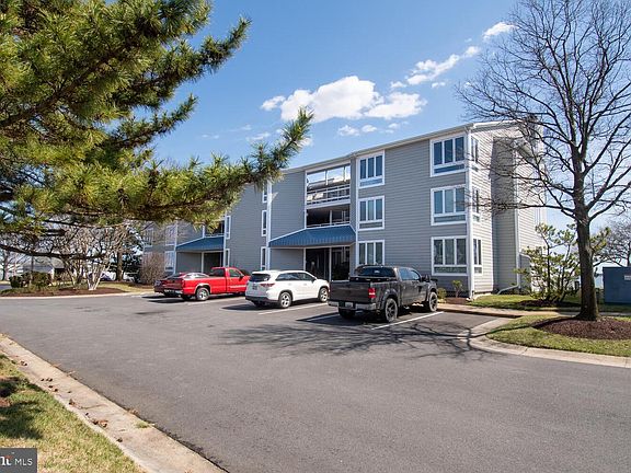 4th image of 615 Oyster Cove Dr