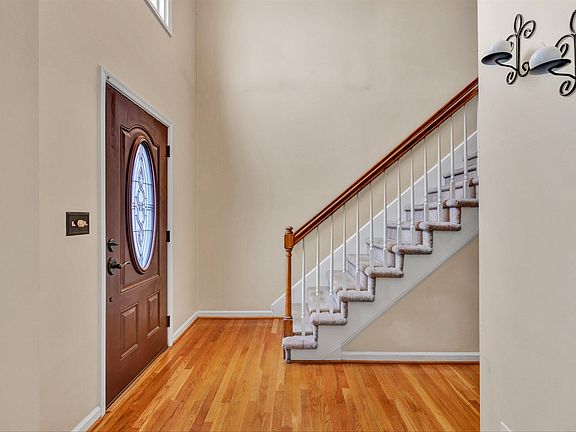 4th image of 1803 Ashbury Dr