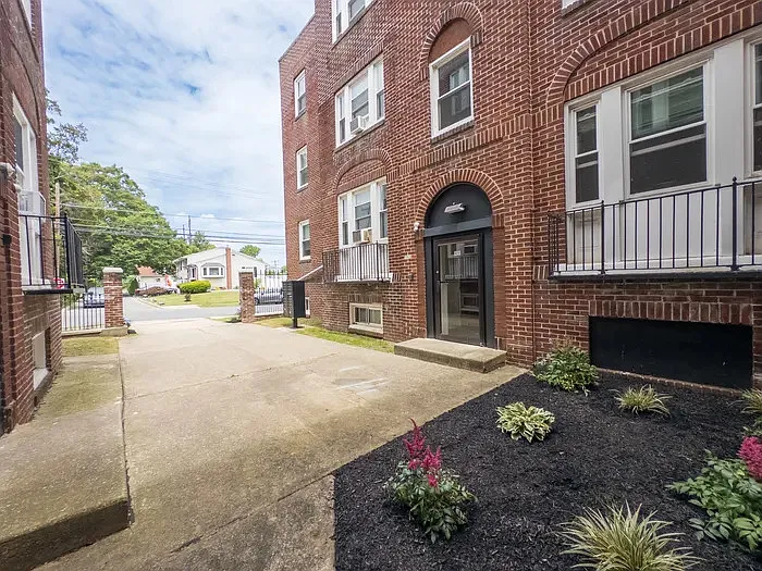 1505 N Elmwood Ave #5 — Photo 7