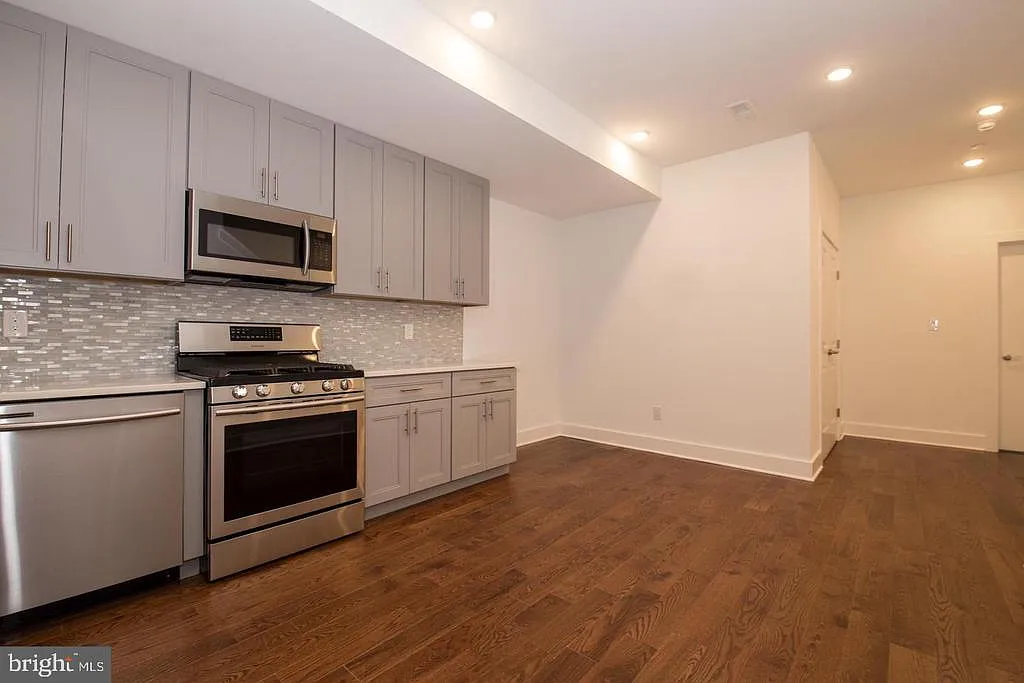 5 bed, 2415 sqft, $2,600 — Photo 4