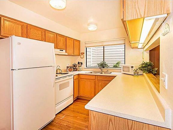 5th image of 121 Juanita Dr #25