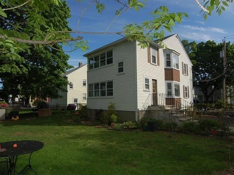 122 Warren St #1 — Photo 1