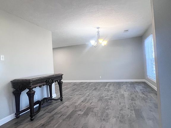 3rd image of 3912 Manorwood Dr