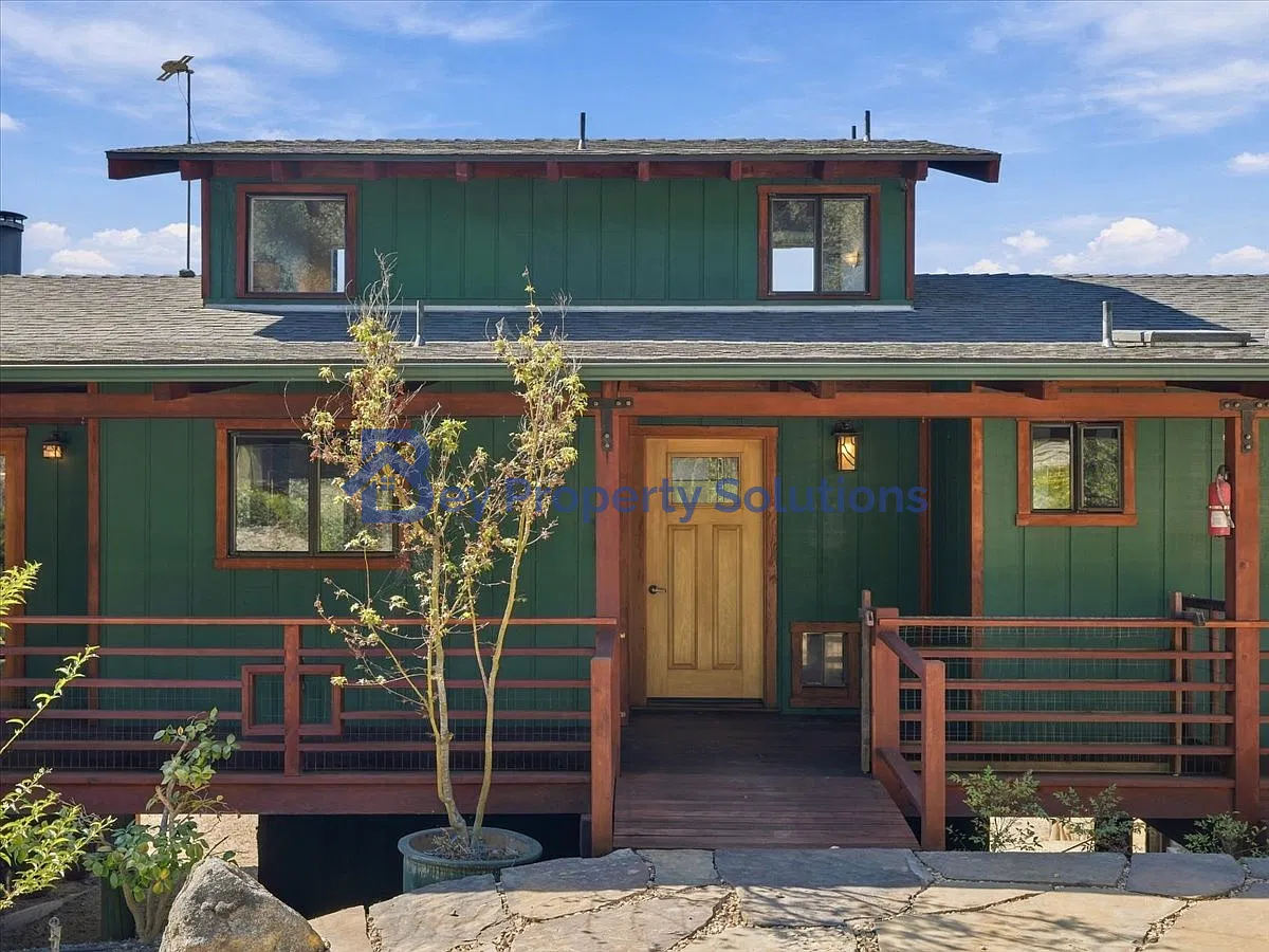1615 Bee Canyon Rd — Photo 2