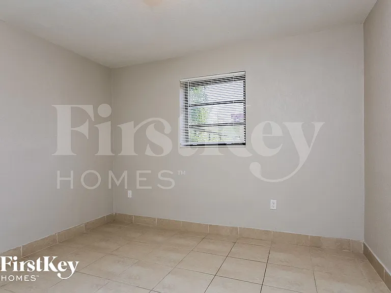 731 NW 175th Dr — Photo 11