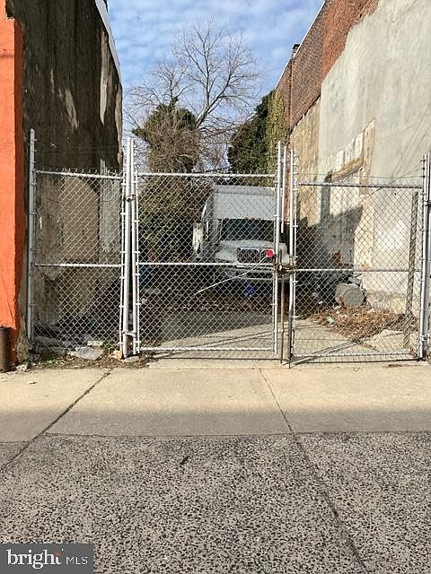 1st image of 770 N Brooklyn St