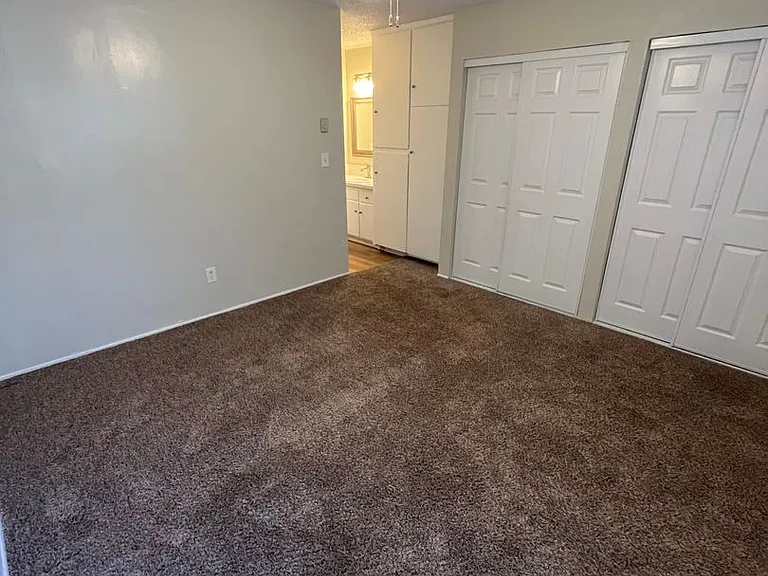STUNNING APARTMENT! GREAT LOCATION! POOL PROPERTY — Photo 17