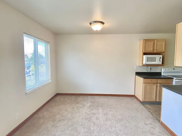 424 19th Ave E — Photo 38