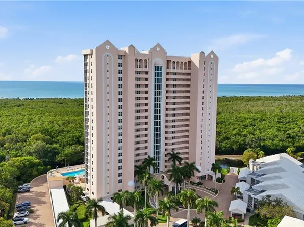 6101 Pelican Bay Blvd APT 805, Naples, FL 34108