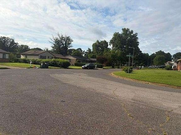 4th image of 736 Leacrest Ave