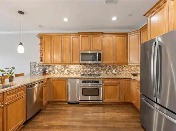 10511 Mission Rd Unit 203A, Leawood, KS 66206