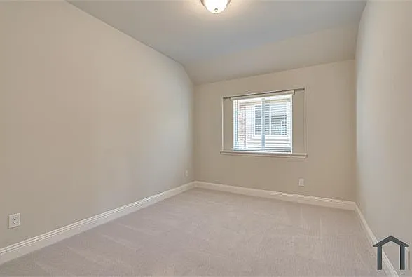 204 Rosewood Dr — Photo 7