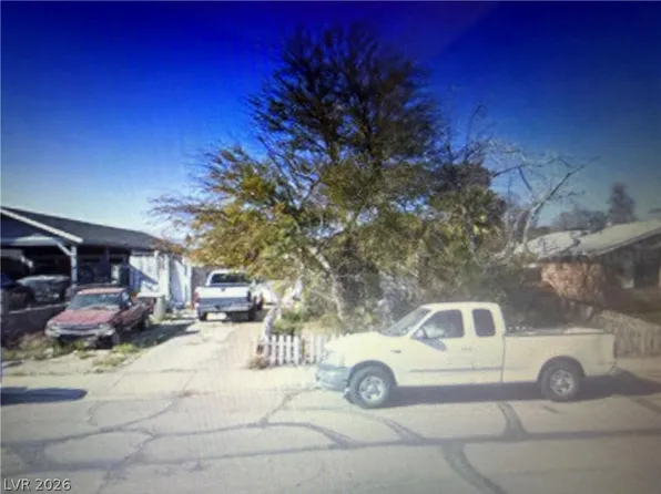 5157 San Anselmo St, Paradise Town, NV 89120