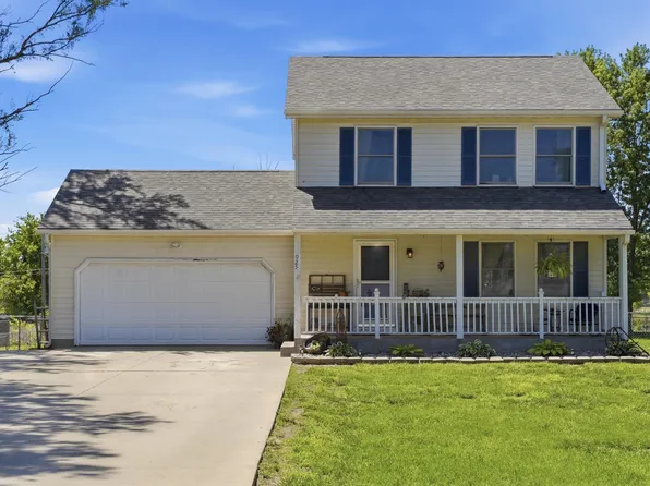 925 Schenk St, Osage City, KS 66523