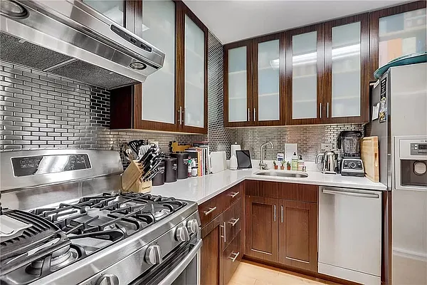 Rented by Level Group | media 11