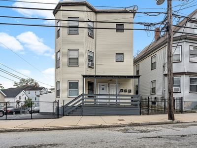 476 1/2 Haverhill St, Lawrence, MA, 01841
