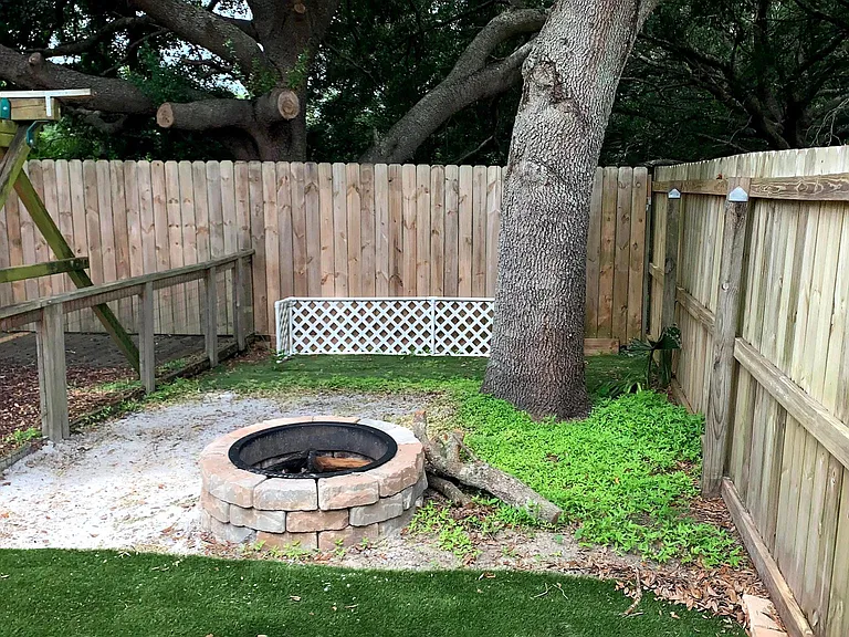 110 N Hawthorne Ave — Photo 39