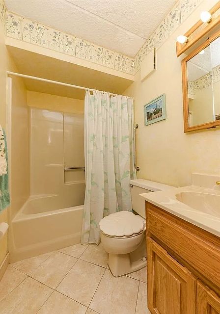 1st image of 49 Hampton Pl APT 14C