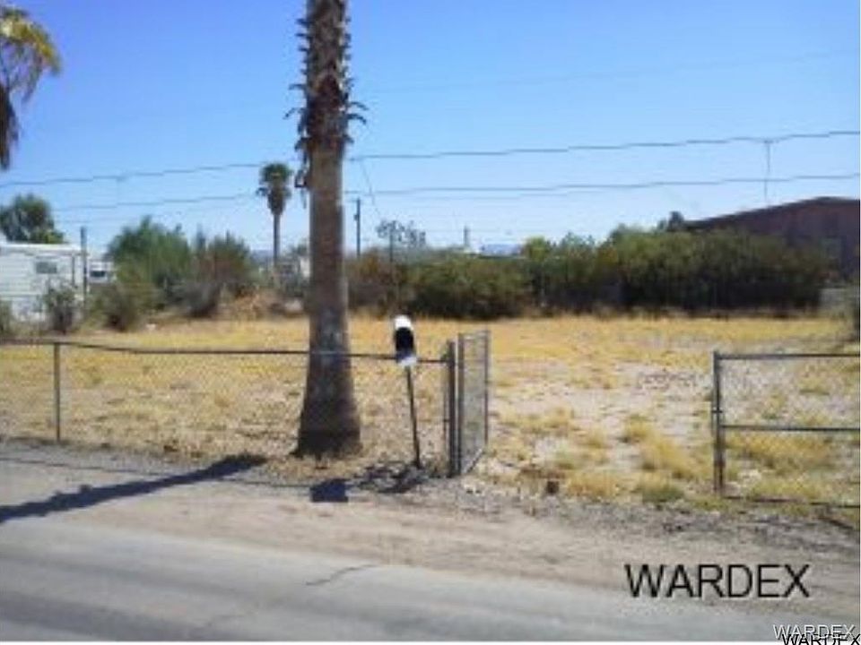 1st image of 1832 Artesia Dr