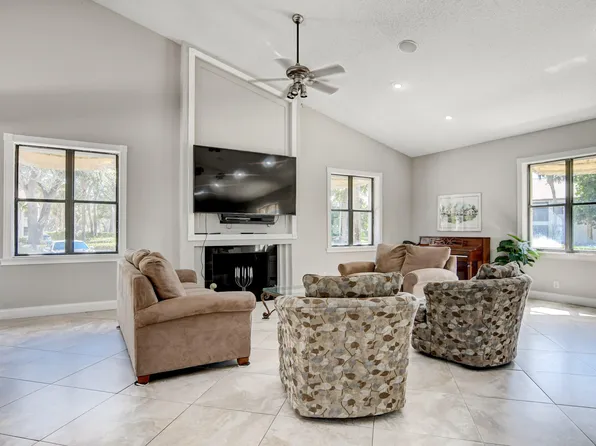 3230 Jog Park Drive #3022, Greenacres, FL 33467