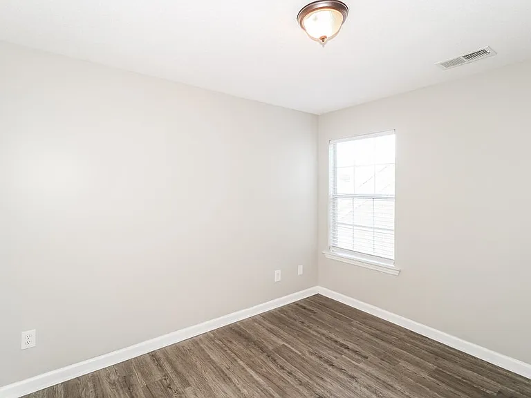 10093 Woodland Hills Dr — Photo 13