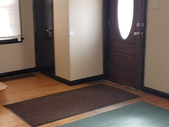 4th image of 101 Helen St