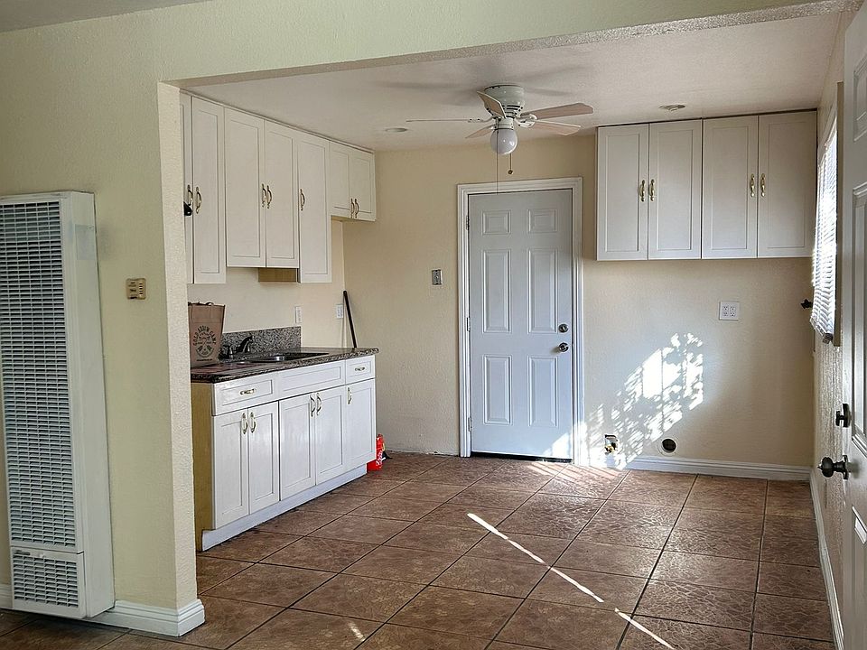 835 W Poplar St Compton CA Zillow