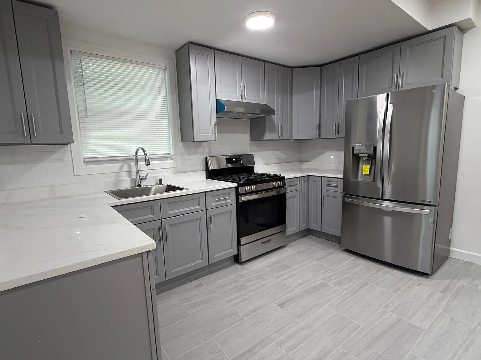 3 bed, $2,450 — Photo 3
