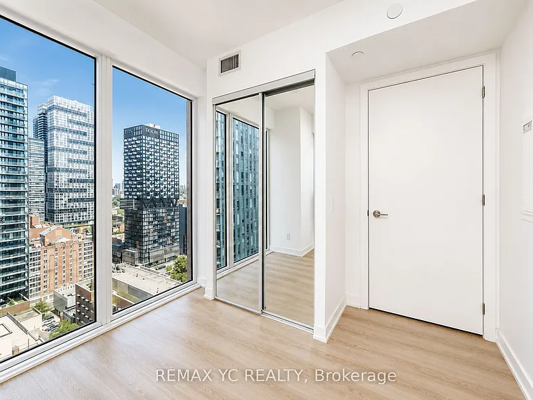 100 Queen St E #2515 — Photo 16