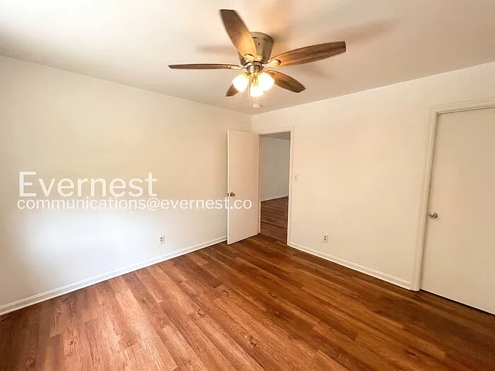 4527 Glade Rd #5 — Photo 7
