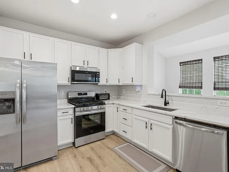 1908 Orchard Hill Dr — Photo 3