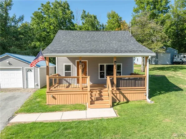 34 Blythe Rd, Hannibal, NY 13074