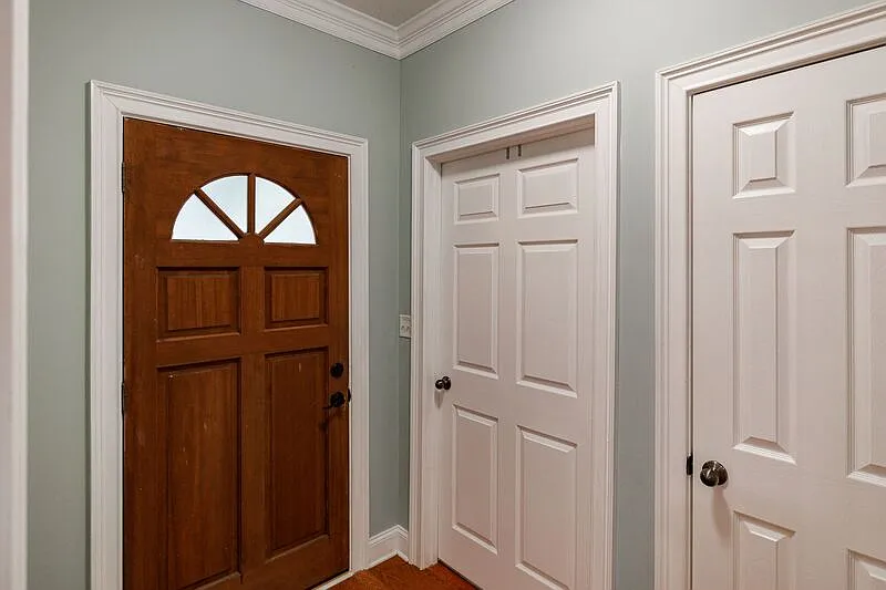 3 bed, 2.0 bath, 1582 sqft, $1,650 — Photo 2