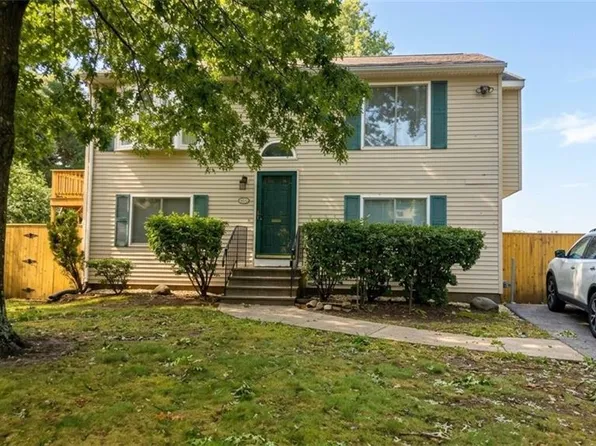 200 Bend St, Warwick, RI 02889