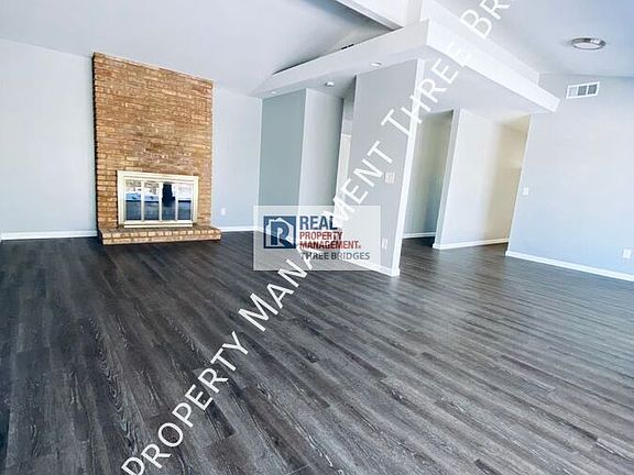 3rd image of 3125 Stafford Ln