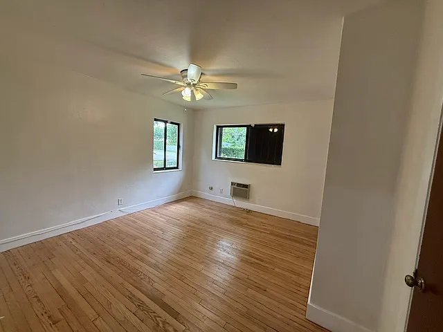 1545 Mantua Ave — Photo 24