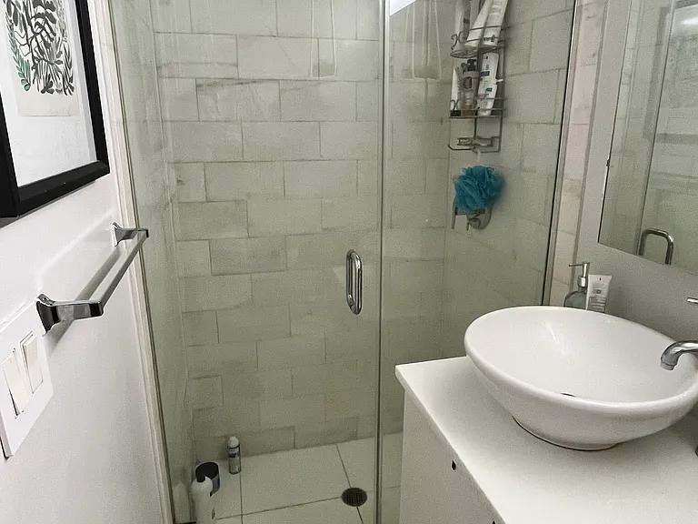 516 E 6th St #5C — Photo 11