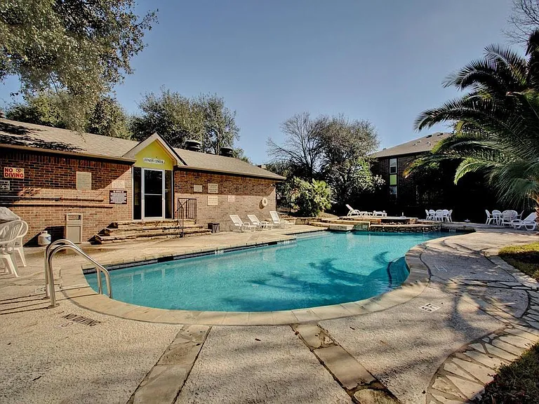 7685 Northcross Dr #208 — Photo 19