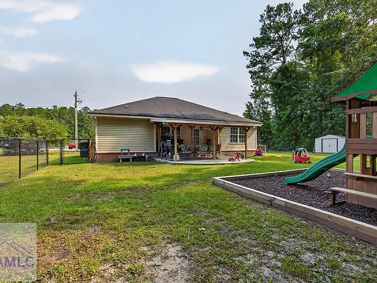 126 Thornton Dr NE — Photo 22