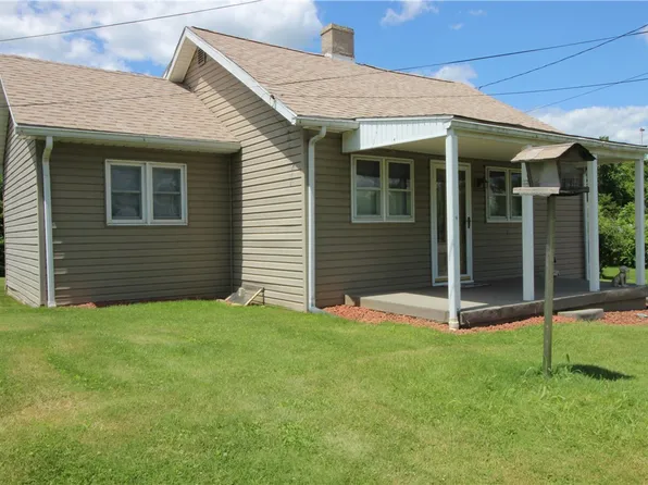 3246 Old McClellandtown Rd, Mc Clellandtown, PA 15458