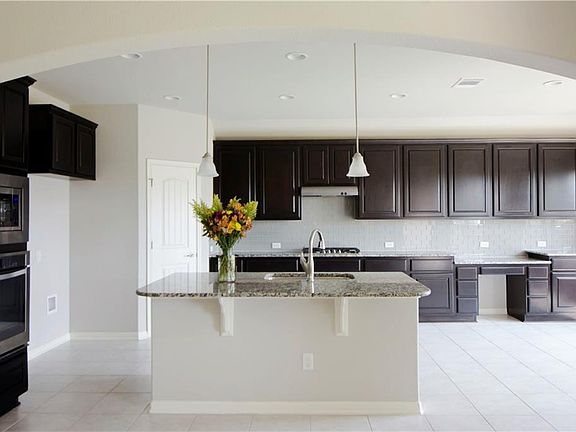 4th image of 3132 Prentiss Ln
